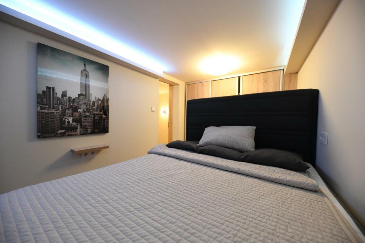 Cosy 2 Bedroom Flat In The Heart Of *